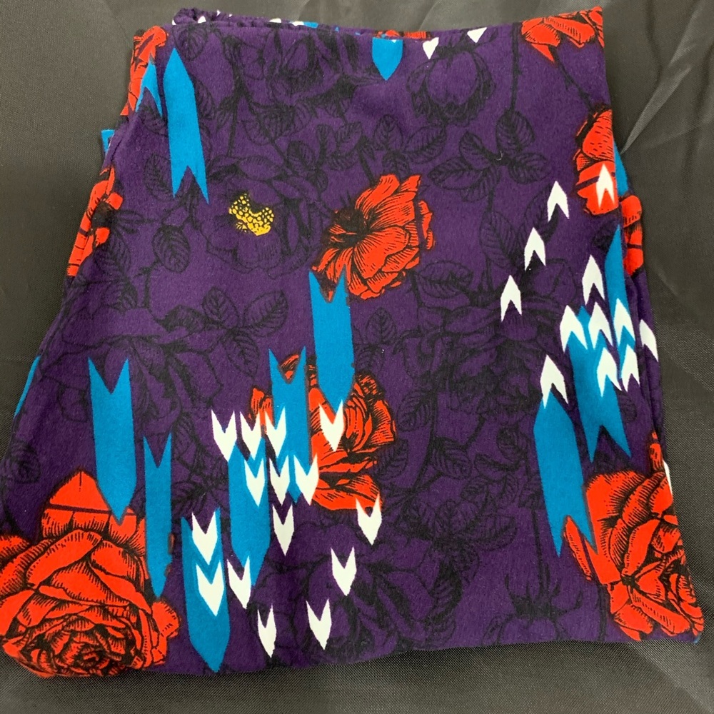 LuLaRoe Tall & Curvy TC Leggings Floral